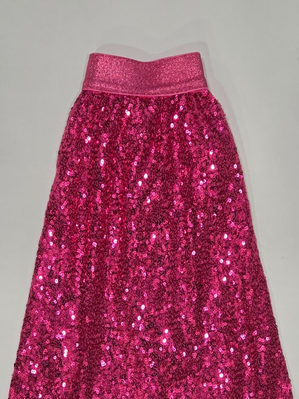 Vibrant hot pink sequin mini skirt w/ a matching glitter elastic waistband 10